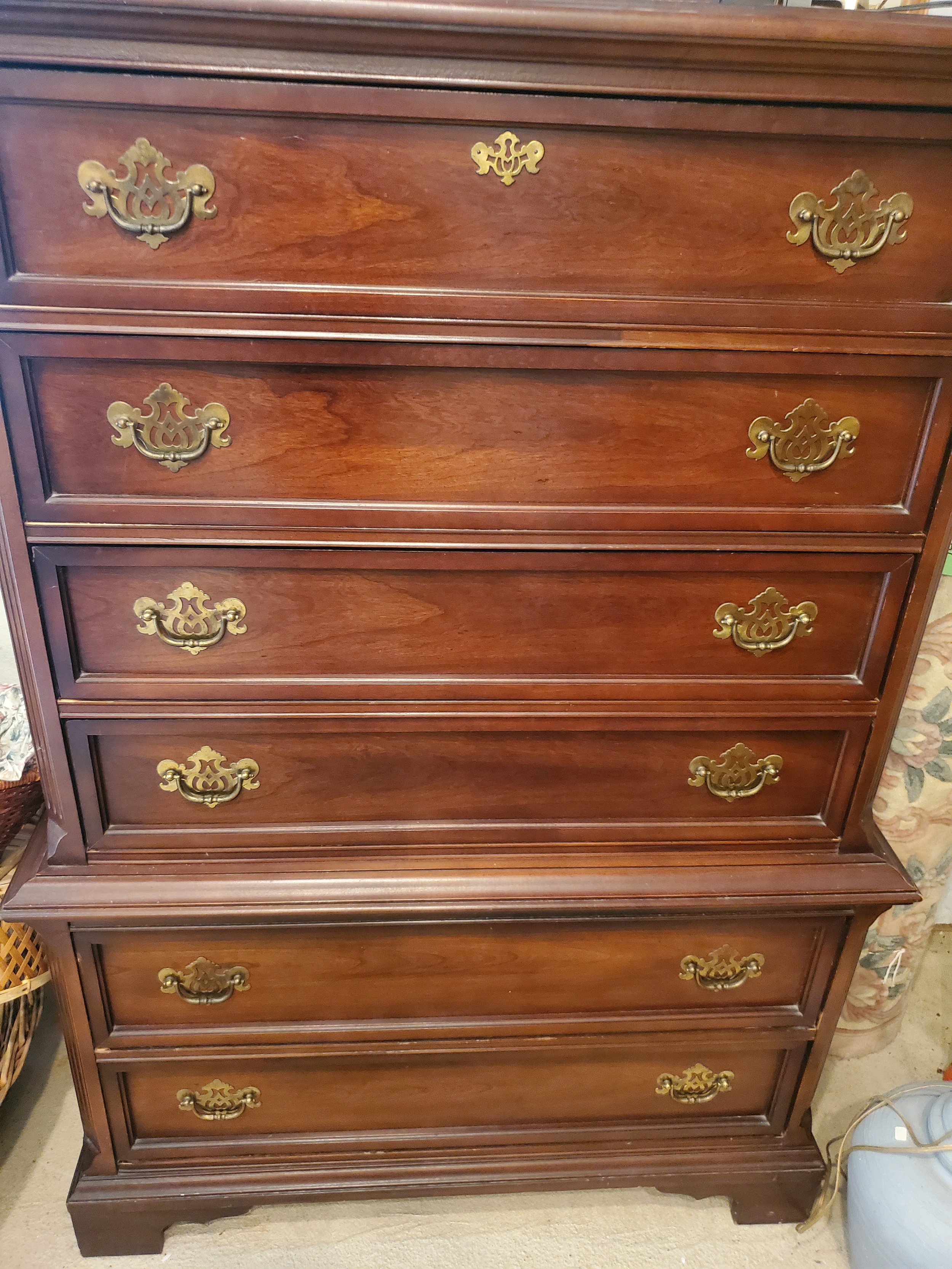 Dresser.jpg